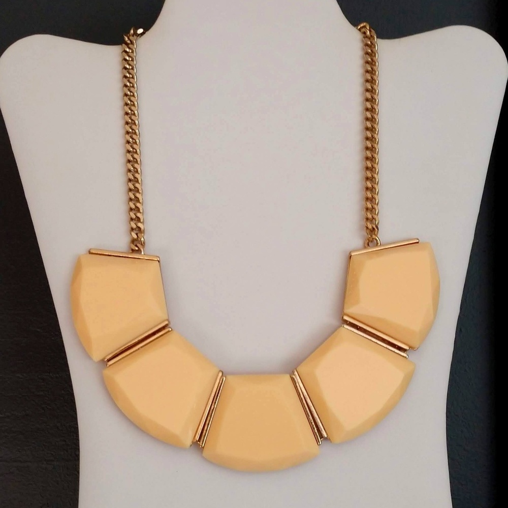 Cream flat beaded necklace